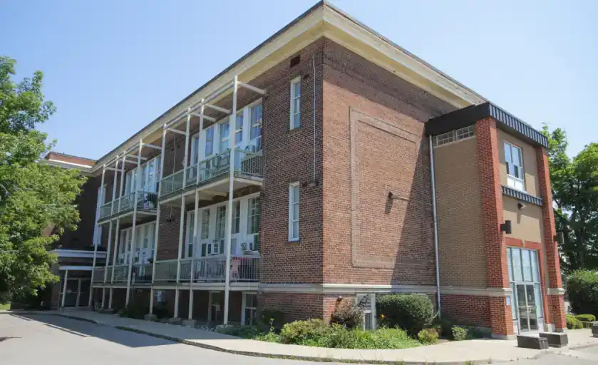 Jr. 1 Bedroom With Balcony | 505 Simcoe Street South, Oshawa | 2988040
