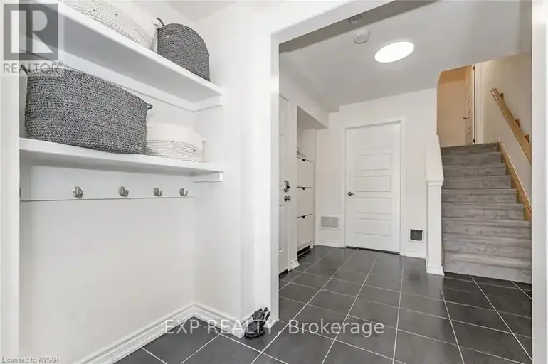 8 STRATUS STREET | 8 STRATUS STREET, Kitchener | 2988196