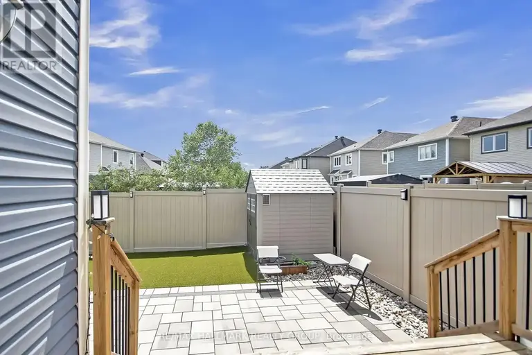 584 MALAHAT WAY | 584 MALAHAT WAY, Ottawa | 2988278