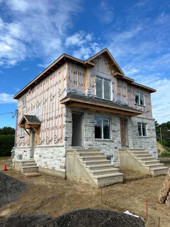 ***PREMIER MOIS GRATUIT*** À LOUER – Superbe 4 1/2 Neuf dans un Duplex | 2989175