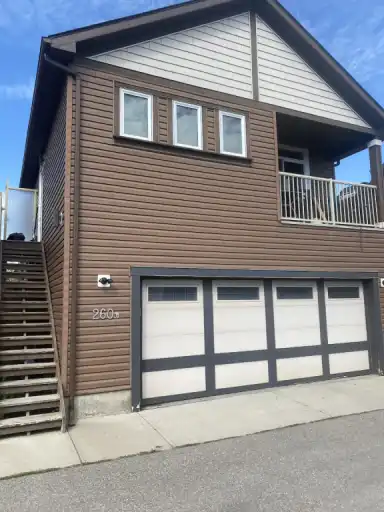 Rare carriage house suite to rent | Calgary | 2996609