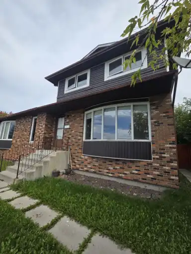 3 BDRM, Two story Home Next to Dalhousie station, fenced backyard | 38 Dalhousie Crescent Northwest, Calgary | 2998606