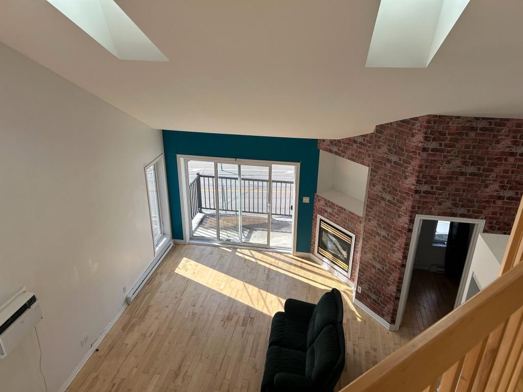 A Louer Condo Penthouse 5 1/2 Mezzanine Terrasse Duvernay Est | 3010988