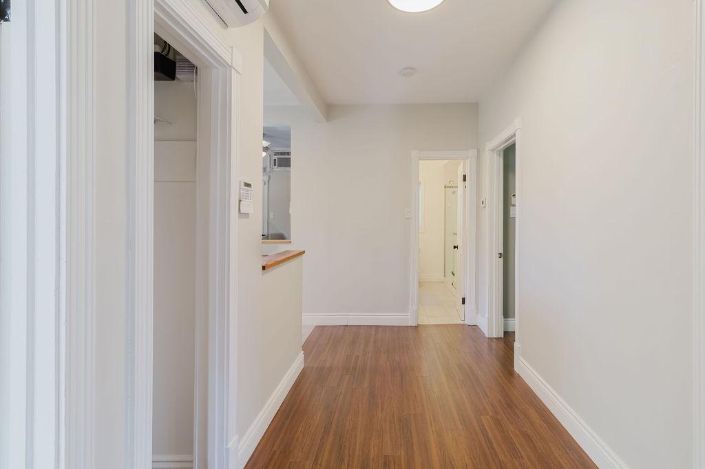 Appartement impeccable et rénové, situé à seulement 12 minutes à pied du coeur de Saint-Lambert! | 2989548