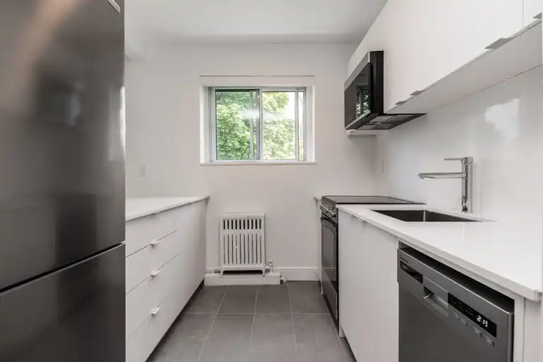 39, 47-49 Riverwood Parkway | 39 Riverwood Parkway, Toronto | 2989621