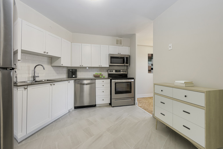 Richview Villa | 500 Scarlett Road, Toronto | 2989639