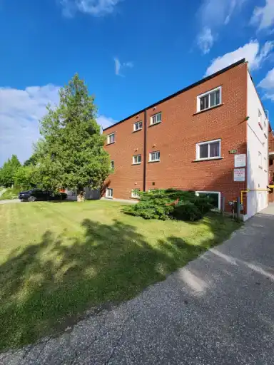SPACIOUS 1 bdrm Home in Quiet Building! | 289 Cordova Road, Oshawa | 2989989
