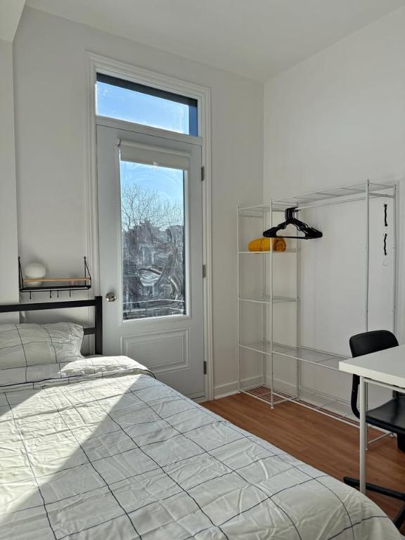 Private Room for Rent Metro Jean Talon | 2990980