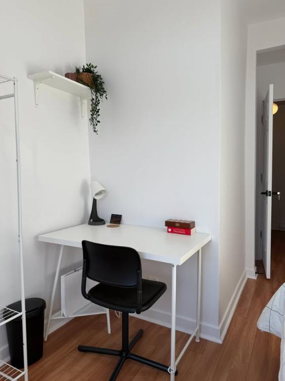 Private Room for Rent Metro Jean Talon | 2990980