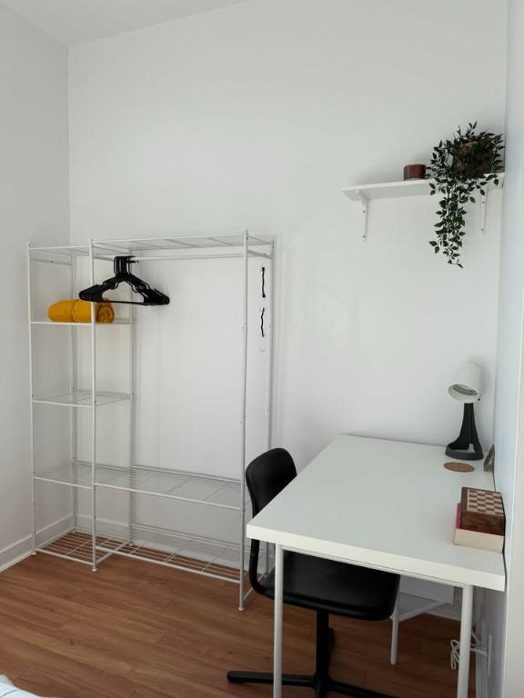 Private Room for Rent Metro Jean Talon | 2990980