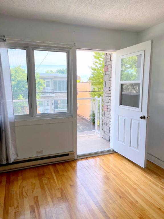 4 1/2 -LAVAL - RÉNOVÉ -5 mn Métro CARTIER | 2990994