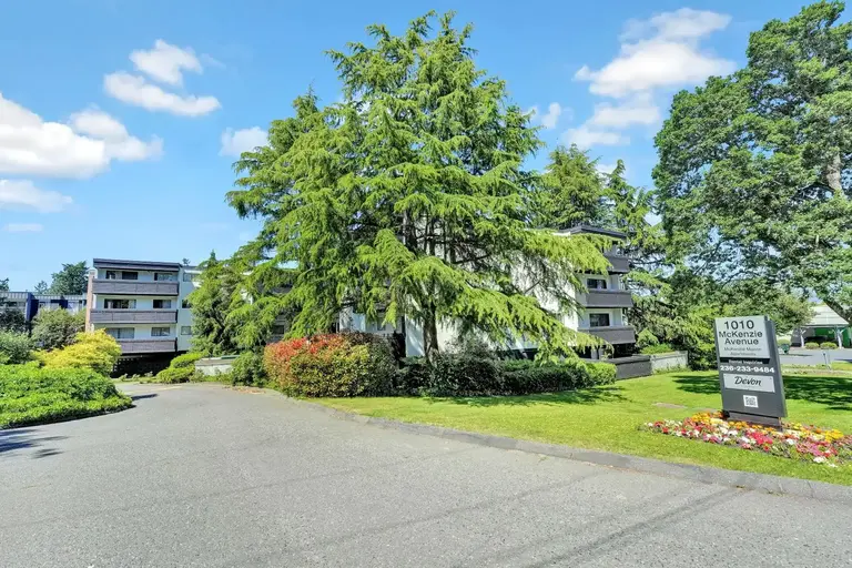 McKenzie Manor Apartments | 1010 McKenzie Avenue, Victoria | 2991237