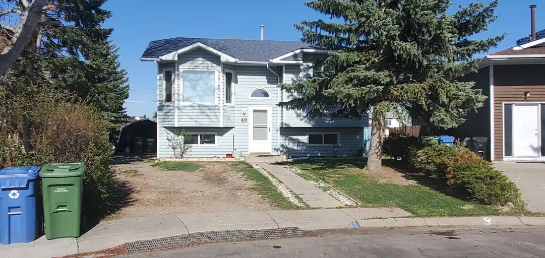 Spacious Rooms in NE Calgary – $800 + 33% Utilities (Tagalog-Speaking Preferred) | 40 Fallingworth Bay N.E., Calgary | 2991308