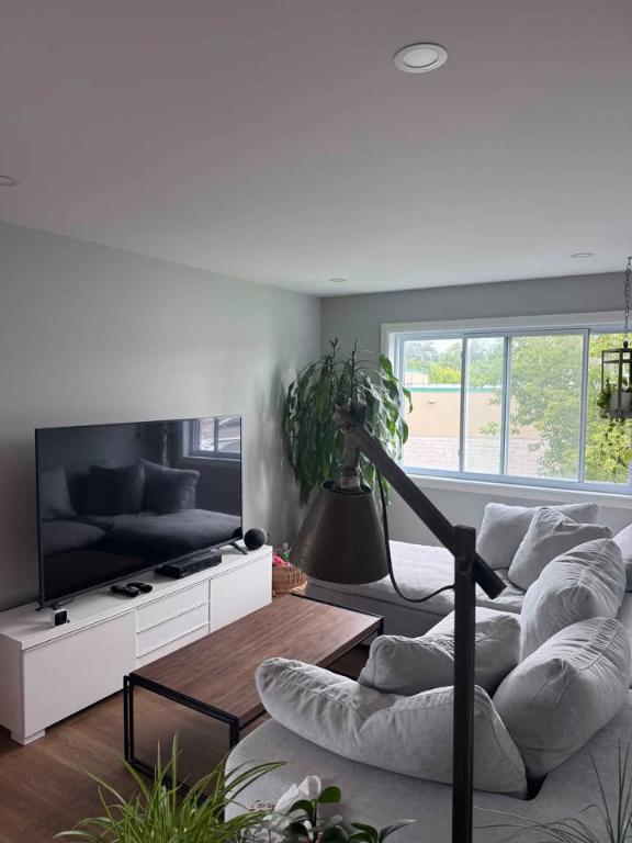 MAGNIFIQUE 5 1/2 MODERNE DISPONIBLE 1er SEPTEMBRE | 2991390