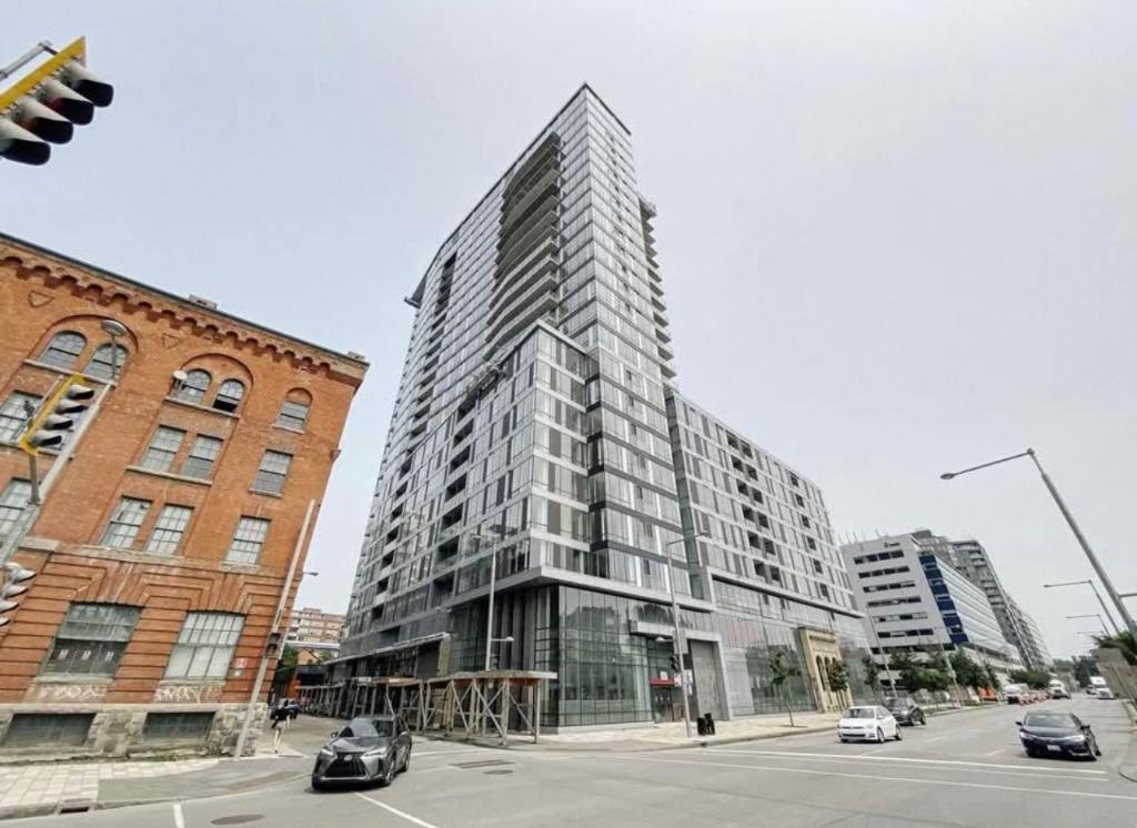 Large One-Bedroom in Le Duke Apartments in Old Port | 2991391