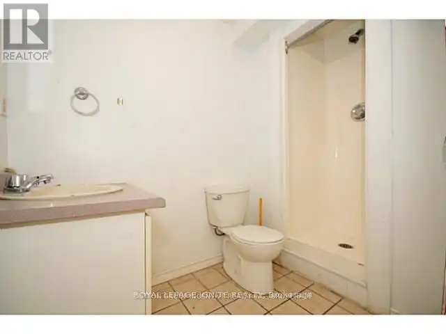 ROOM #1 - 65 HICKLING TRAIL | ROOM #1 - 65 HICKLING TRAIL, Barrie | 2991811