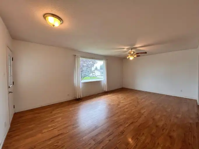 4509 55 th Avenue, Olds | 4509 55 Avenue, Olds | 3000740