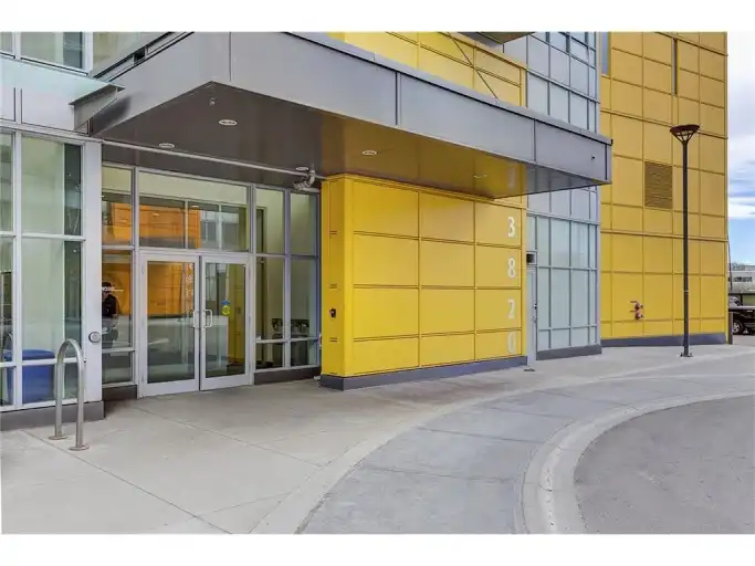 Furnished, Corner Unit; Stay fit with in-building free gym & entertained with TV | 3820 Brentwood Road Northwest, Calgary | 3003898