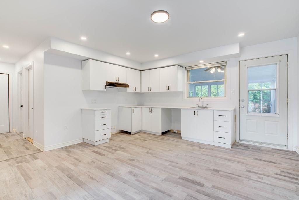 Grand 5 ½ rénové sur 2 étages – 3 chambres | 2993316