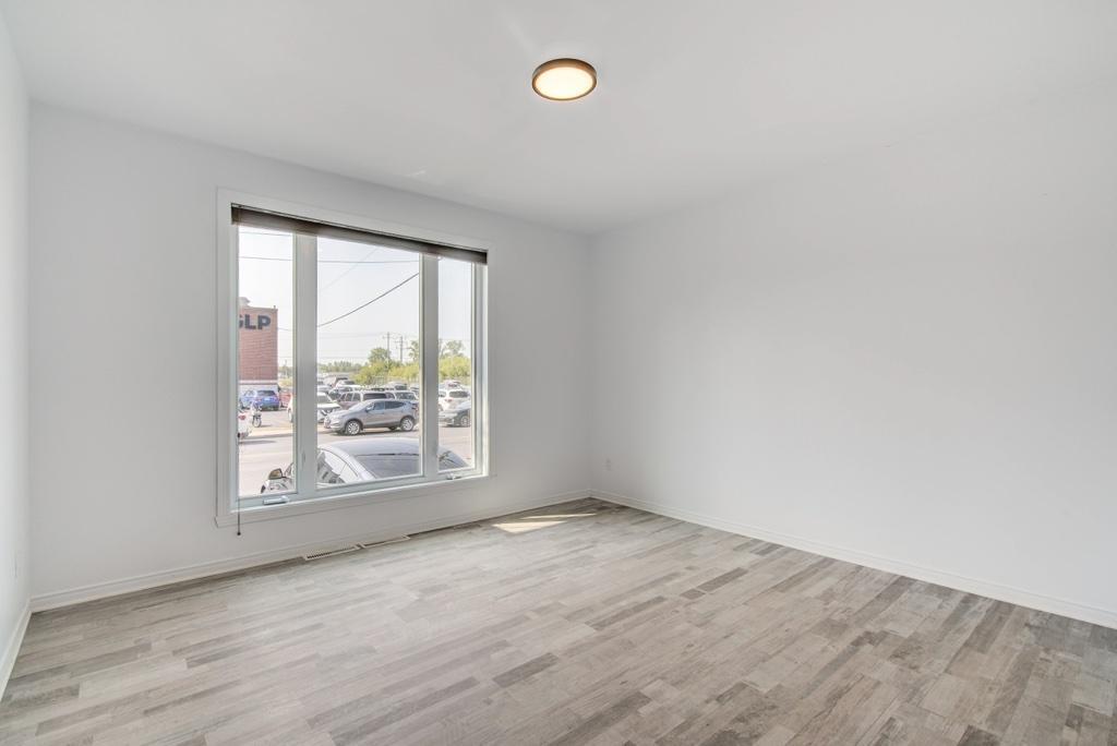 Grand 5 ½ rénové sur 2 étages – 3 chambres | 2993316