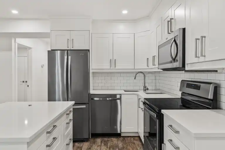 Beautiful 2 Bedroom 1 Bath Available! | 181 Elgin Manor Southeast, Calgary | 3014262