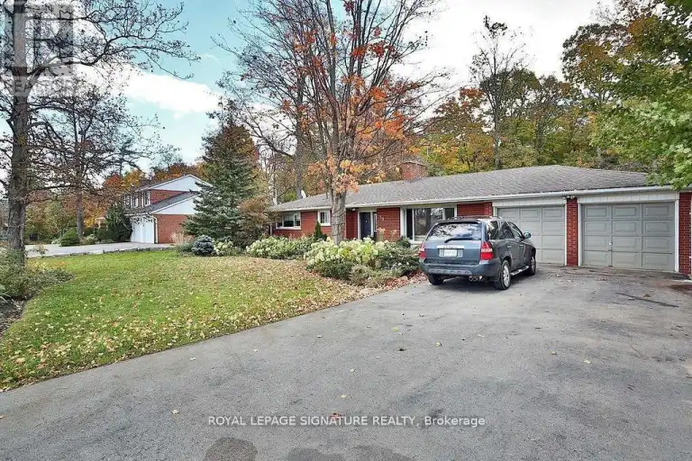 LOWER - 38 BURNHAMTHORPE ROAD W | LOWER - 38 BURNHAMTHORPE ROAD W, Oakville | 2994194