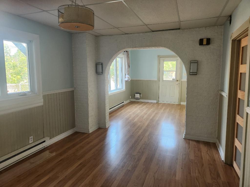 5 1/2 LAVAL, PONT VIAU | 2994843