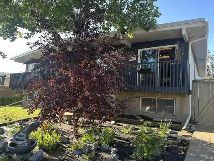 Spacious 4-Bedroom Duplex for Rent! | 4613 Valiant Drive Northwest, Calgary | 2996616