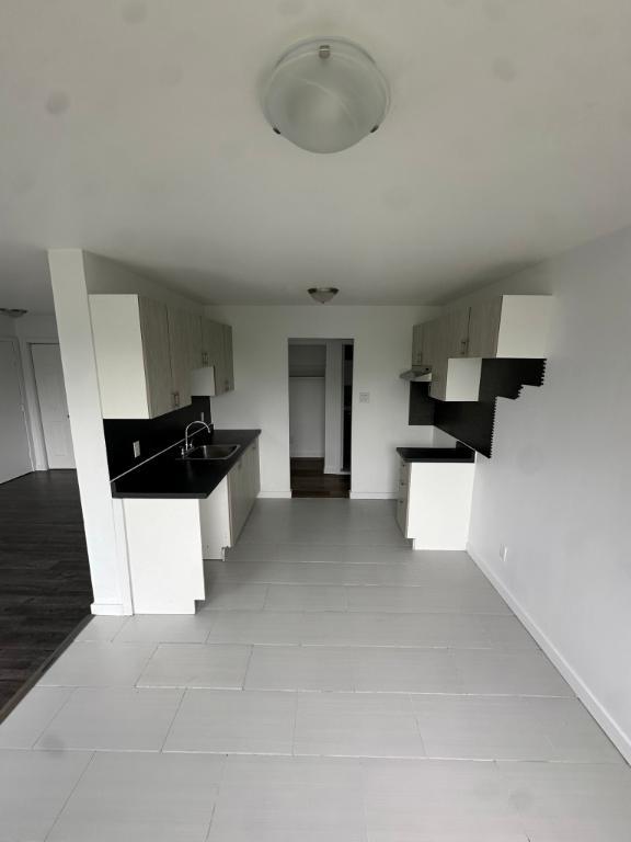 Libre immediatement-41/2 à Longueuil | 2996488