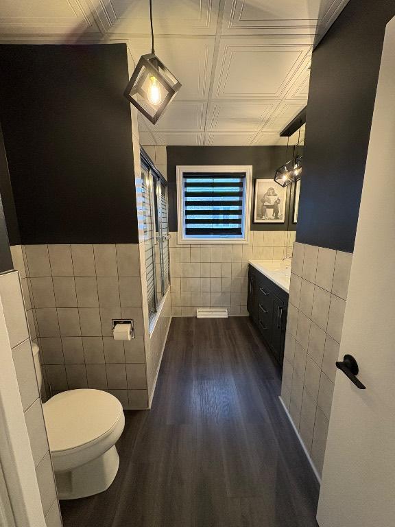 Très grand 6 1/2 rénové près des services. | 2996501