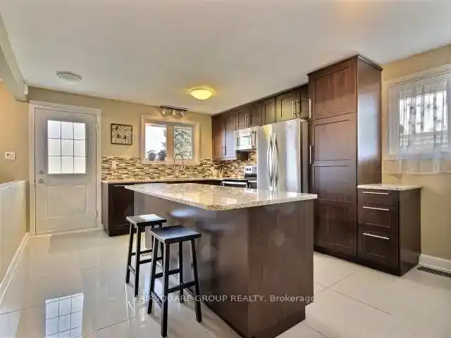257 Perrier Avenue | 257 Perrier Avenue, Vanier | 2996569