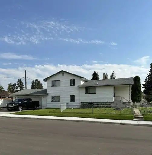 3br 1ba Upper Level House | Red Deer | 2996605
