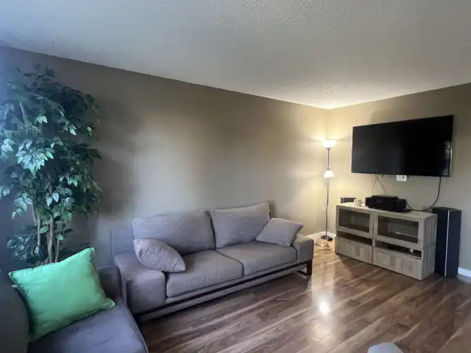2 Private Rooms – Ranchlands NW Calgary - Just a 10-minute drive from U of C | Calgary | 2996628