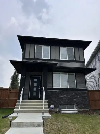 Modern 3 Bedroom Home | Calgary | 2996631