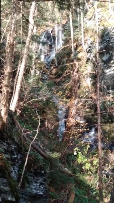 Terrain boisé avec chute d’eau – 185 265 pi² construisible en Estrie, idéal chalet ou AirBNB | 2996697
