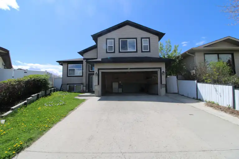 87 Castlegrove Road NE Basement | 87 Castlegrove Road Northeast, Calgary | 2998271
