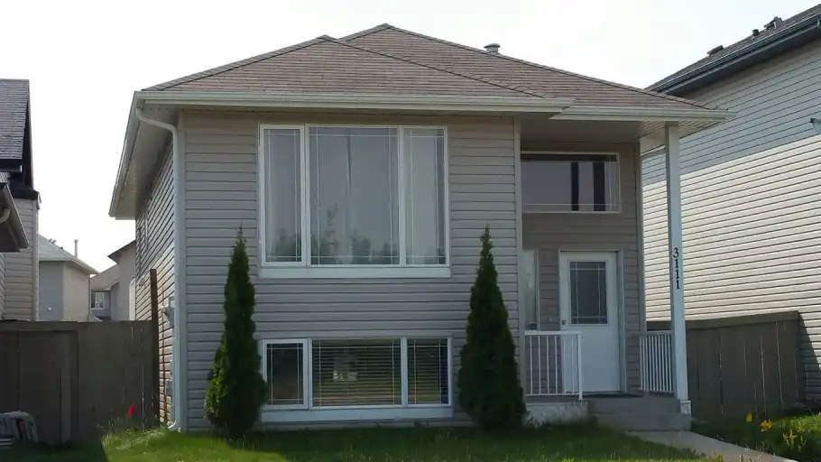 Cozy main floor Suite | 3111 33 Avenue Northwest, Edmonton | 2998280