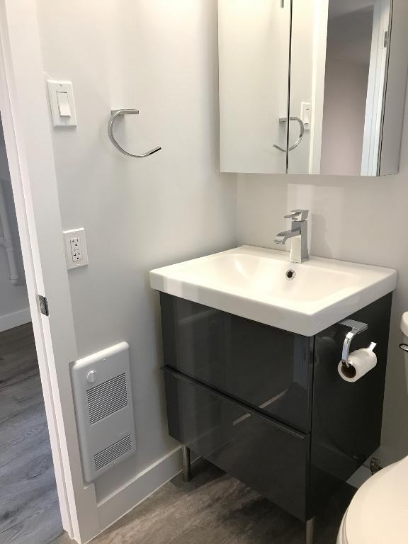 Logement 4-1/2 au 2e étage d'un duplex à pieds du métro Longueuil | 2998338