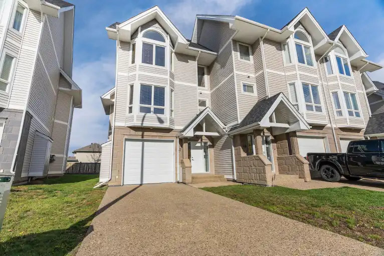 END UNIT EXECUTIVE TOWNHOME | 47 - 97 Wilson Drive, Fort McMurray | 3020867