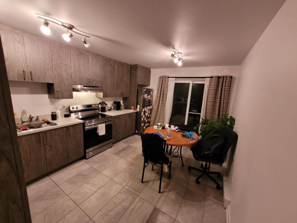 Grand 4 1/2 rénové au RDC | 2998670
