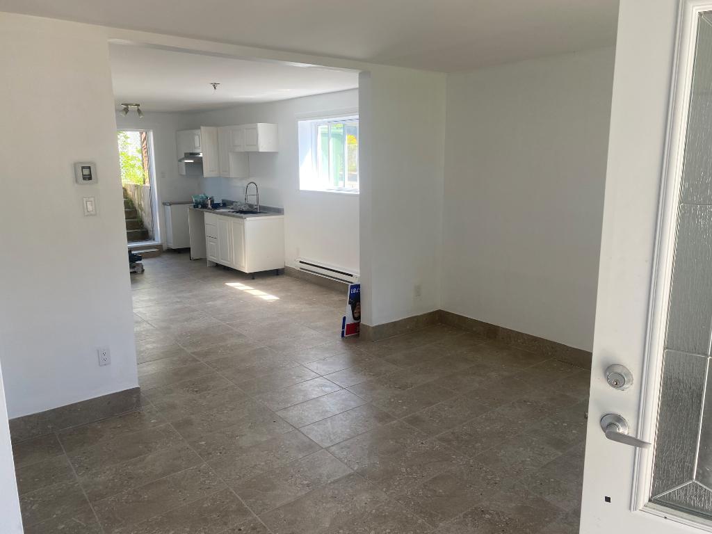 5 1/2 disponible maintenant | 2998672