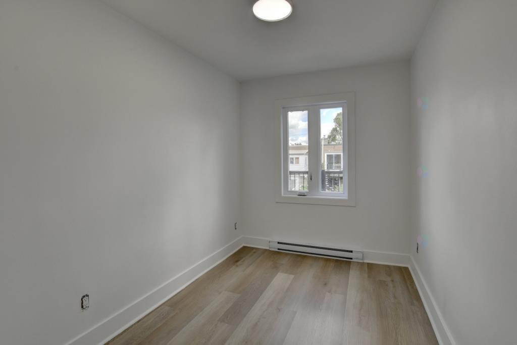 1ST MONTH FREE — FULLY RENOVATED | 2998954