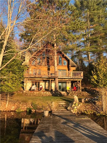 Log Home on Lac Metayer (L'Orignal) | 3002019