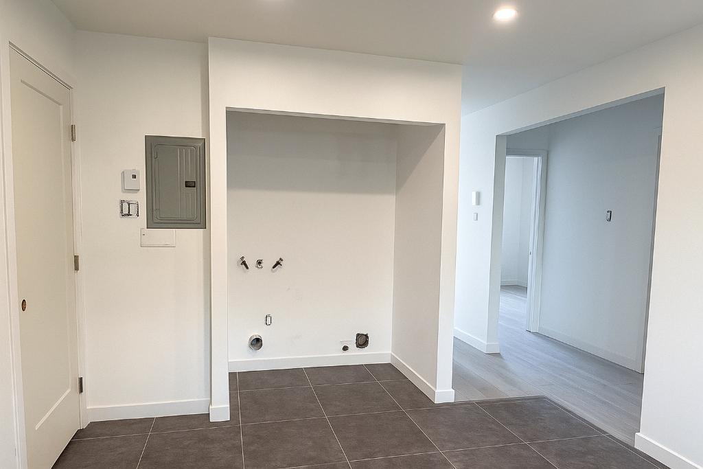 APPARTEMENT 4 1/2 A ST-CONSTANT AVEC 2 CHAMBRES À COUCHER FERMÉES AU DERNIER ETAGE | 3000504