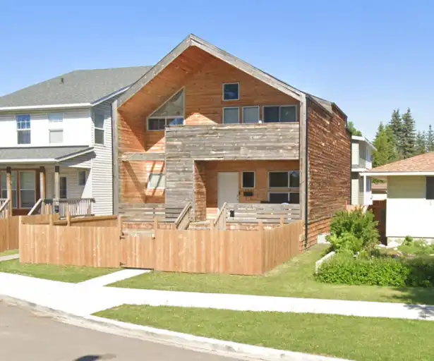 Modern 4 Bedroom 2.5 Bathroom Home – 1 Month Free! – North Eastwood – SF225 | 12521 77 Street Northwest, Edmonton | 3000724
