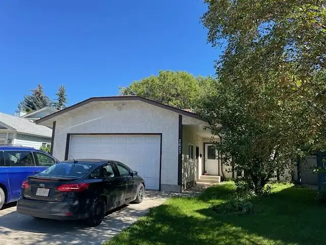 Beautiful 5 Bedroom Home in Millwoods | 2623 35 Street Northwest, Edmonton | 3022694