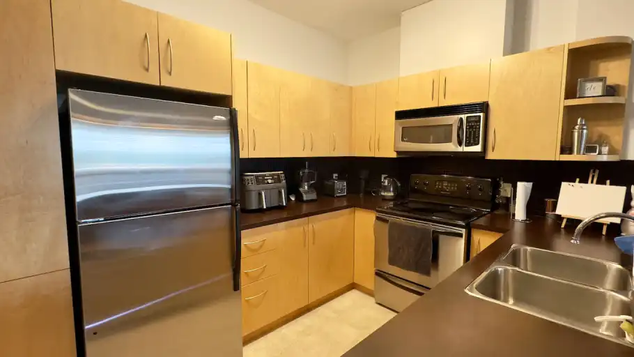 TOP-FLOOR 1+Den BDRM  Condo - Springbank Hill | 314 - 69 Springborough Crt SW, Calgary | 3000764