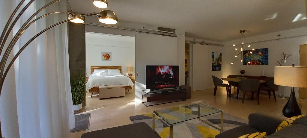 LUXUEUX 4 ½ MEUBLÉ AVEC TERRASSE PRIVATIVE SUR COUR - PLATEAU | 3000780