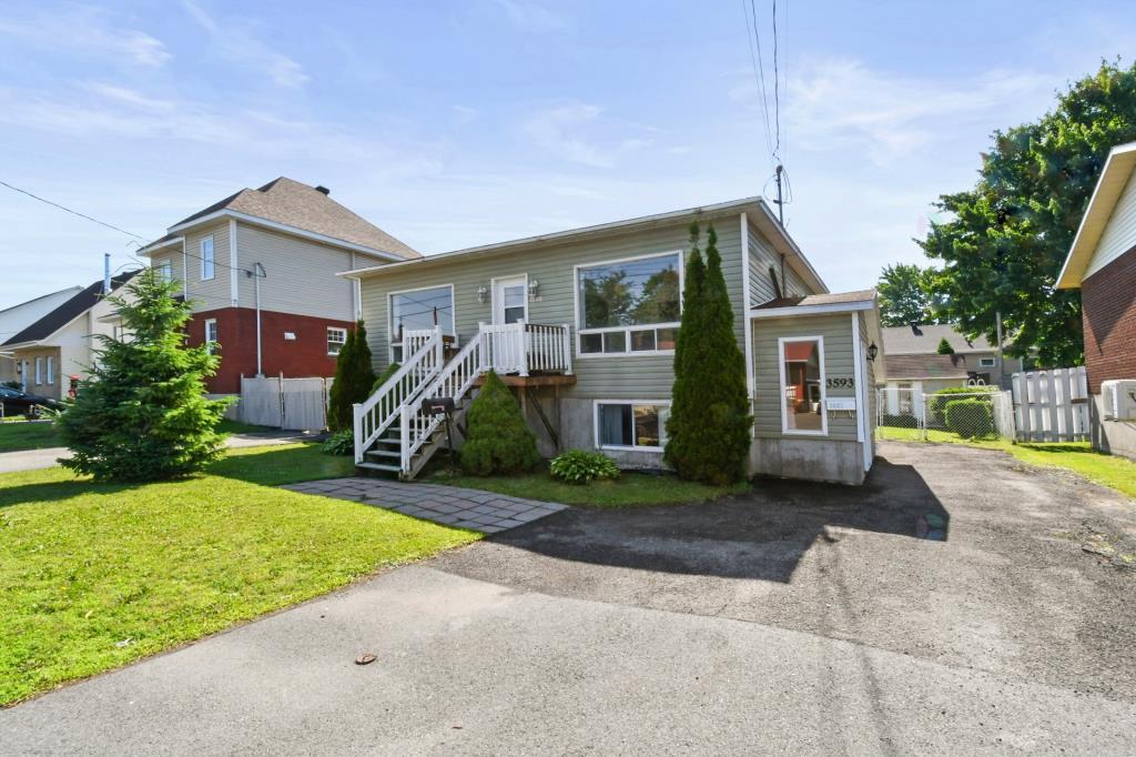 Belle maison d'accès facile, quartier tranquille | 3000785