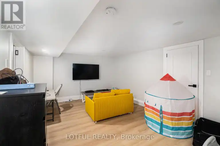 13 PINEHURST AVENUE | 13 PINEHURST AVENUE, Ottawa | 3000933